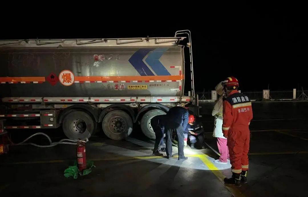 救援車翻車_救援事故車輛側翻責任劃分_車輛側翻事故救援