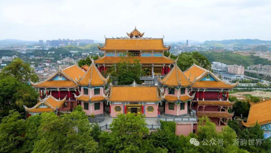 貴州紅楓湖旅游攻略_貴州紅楓湖什么時(shí)候景色最美_貴州紅楓湖是人工湖嗎