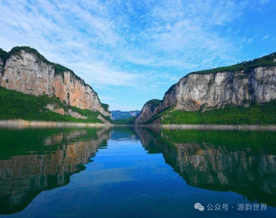 貴州紅楓湖是人工湖嗎_貴州紅楓湖旅游攻略_貴州紅楓湖什么時(shí)候景色最美