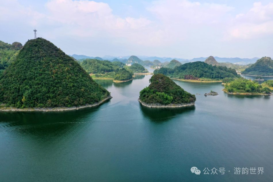 貴州紅楓湖什么時(shí)候景色最美_貴州紅楓湖是人工湖嗎_貴州紅楓湖旅游攻略